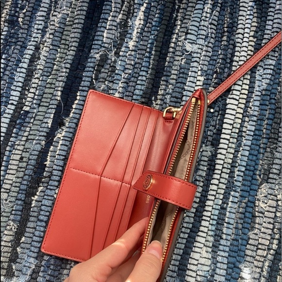 Michael Kors Wallet - Picture 4 of 13